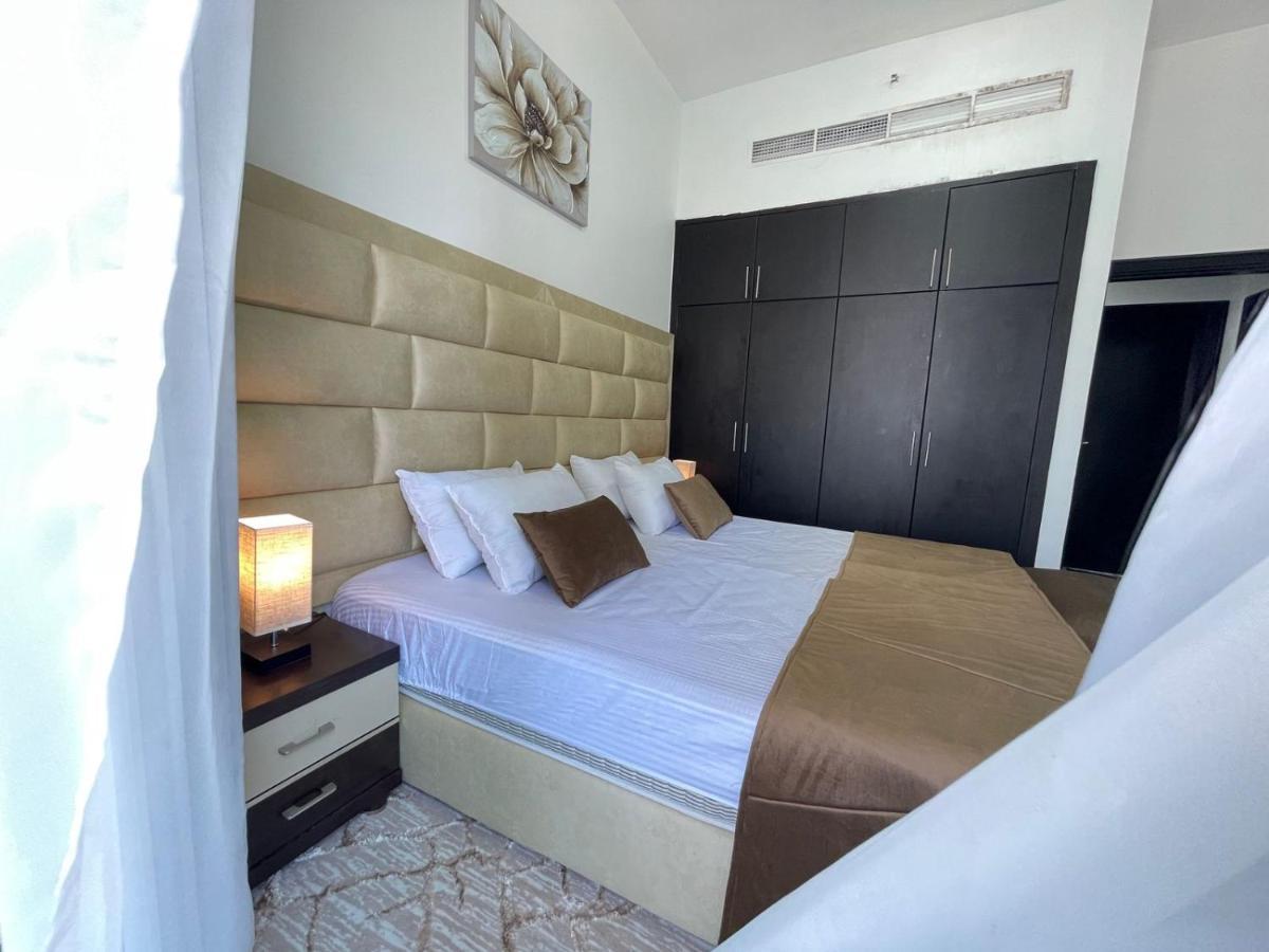 Private Gorgeous Room With Marina View With Shared Kitchen In Shared Apartment Dubai Luaran gambar