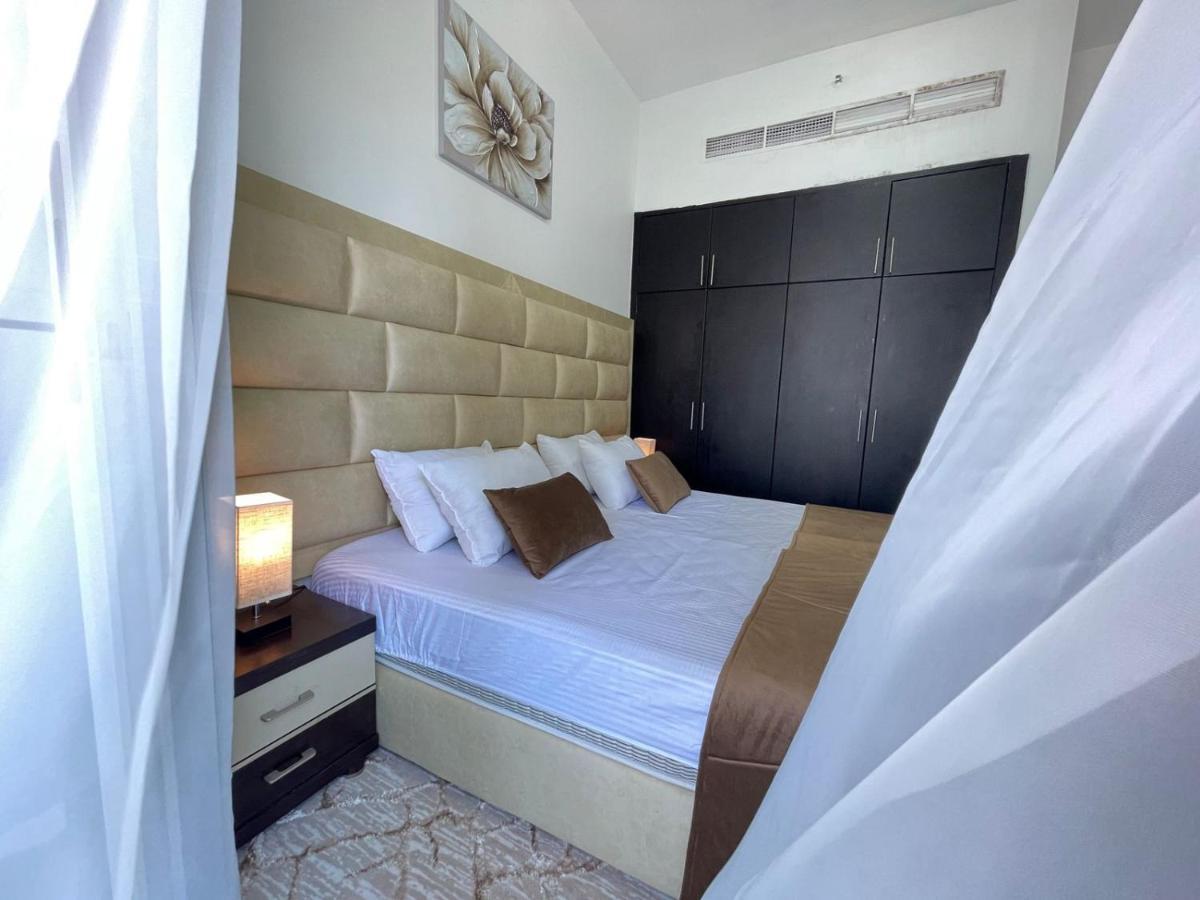 Private Gorgeous Room With Marina View With Shared Kitchen In Shared Apartment Dubai Luaran gambar