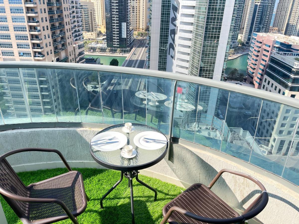 Private Gorgeous Room With Marina View With Shared Kitchen In Shared Apartment Dubai Luaran gambar